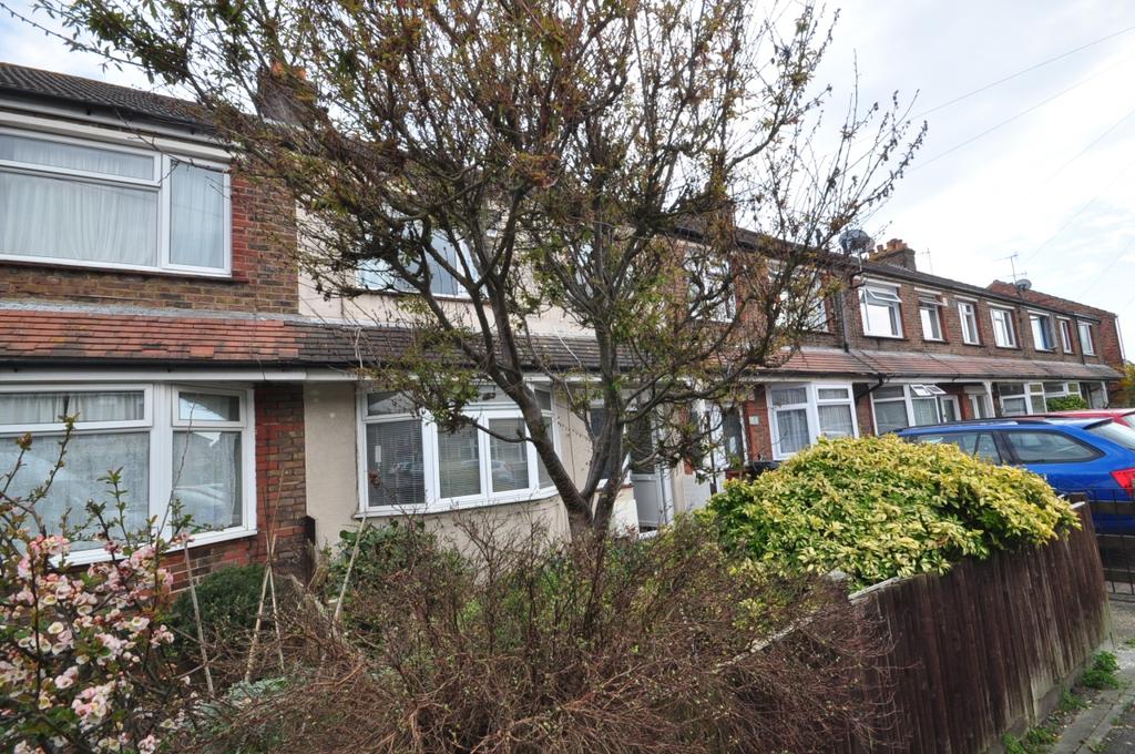Bruce Avenue Worthing BN11 3 bed terraced house £1,150 pcm (£265 pw)