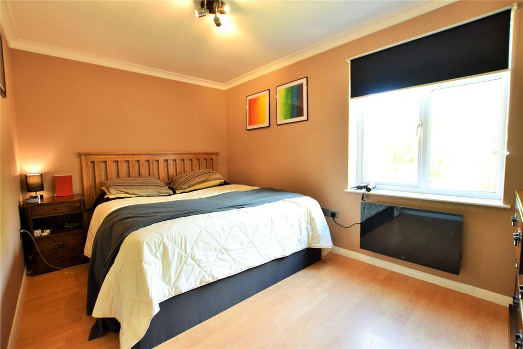 Burdett Court, Reading, Berkshire, RG2 2 bed for sale £210,000