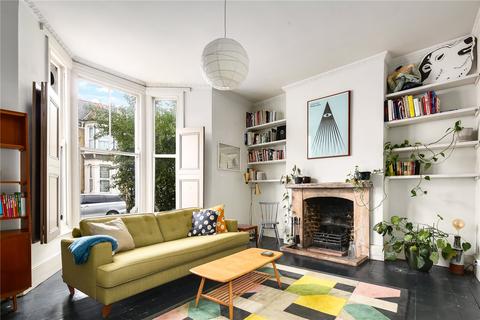 3 bedroom flat to rent, Alconbury Road, London, E5