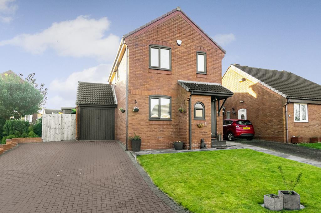 Kirkfield Drive, Leeds, LS15 3 bed detached house £325,000