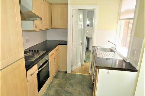 2 bedroom flat to rent, Salters Road, Gosforth