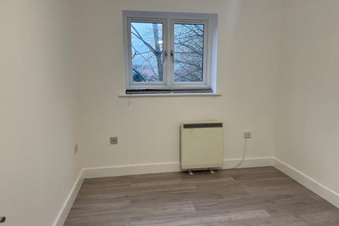 2 bedroom flat to rent, Spireview