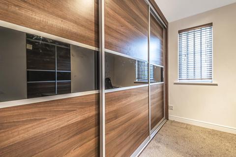 28 Gilbert Close, London, SE18 4PT