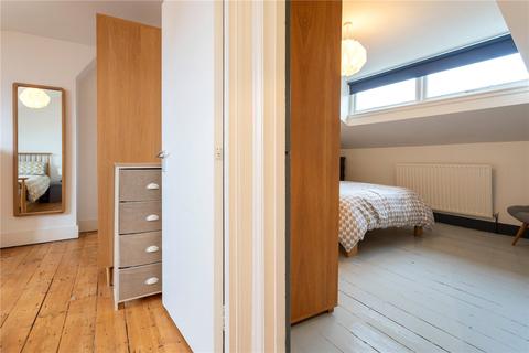 48b Mortimer Road, London, N1 5AP