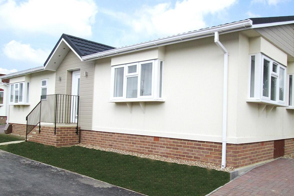 Hailsham, Sussex, BN27 2 bed park home £210,000