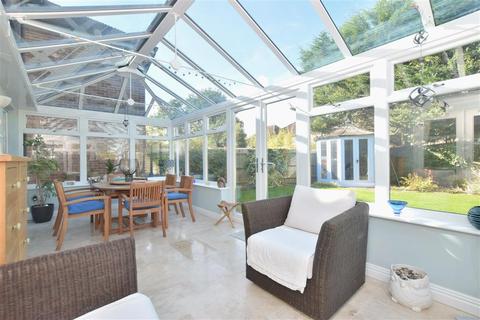 12 Deans Close, Fontwell, Arundel, BN18 0SJ