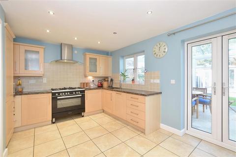 12 Deans Close, Fontwell, Arundel, BN18 0SJ
