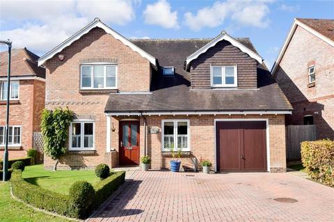 12 Deans Close, Fontwell, Arundel, BN18 0SJ