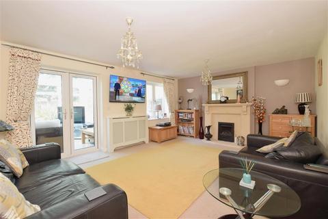 12 Deans Close, Fontwell, Arundel, BN18 0SJ