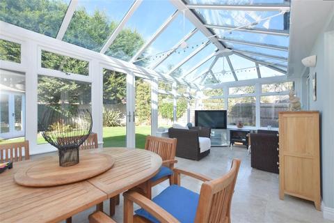 12 Deans Close, Fontwell, Arundel, BN18 0SJ