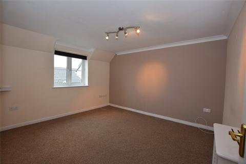 2 bedroom apartment to rent, Walnut Close, Steeple View, Laindon, Basildon, SS15