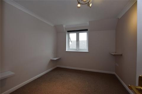 2 bedroom apartment to rent, Walnut Close, Steeple View, Laindon, Basildon, SS15