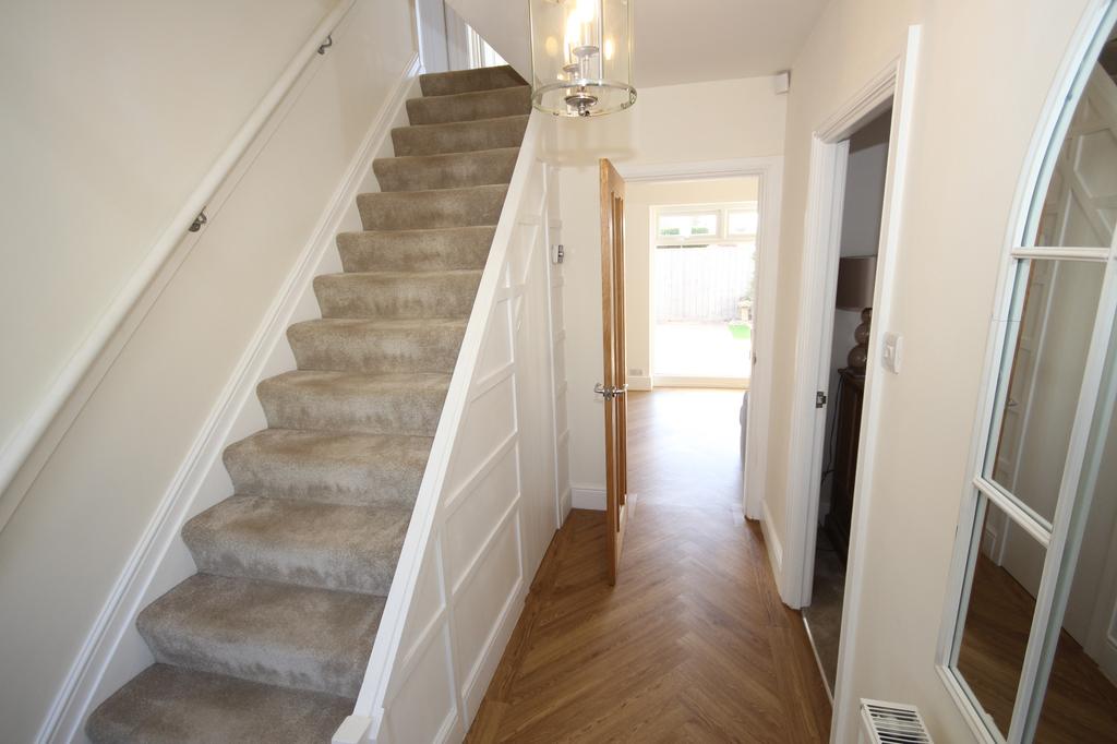 Wallridge Drive, Holywell, Whitley Bay, NE25 0NL 4 bed semidetached