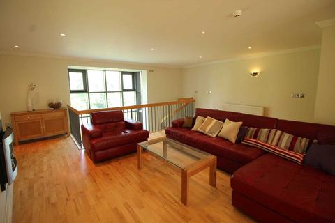 12 Tallow Road, Brentford, TW8 8EU