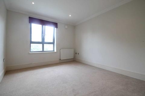 12 Tallow Road, Brentford, TW8 8EU