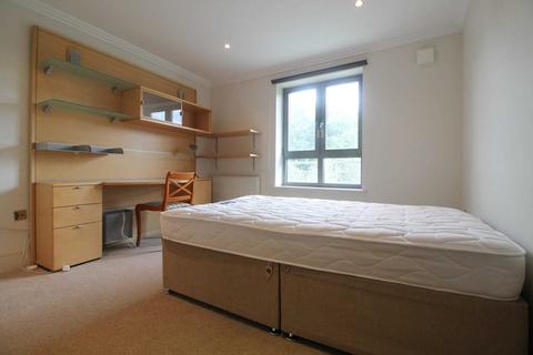 12 Tallow Road, Brentford, TW8 8EU