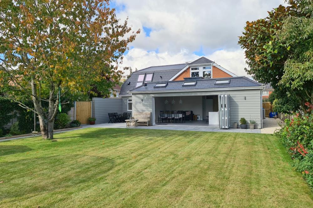 Northfield Road, Ringwood, BH24 1ST 5 bed detached house £700,000