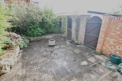 35 Osborne Close, Feltham, TW13 6SR