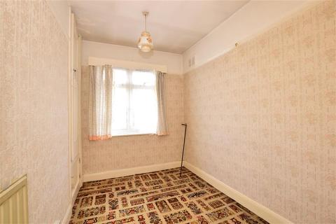 35 Grantock Road, London, E17 4DF