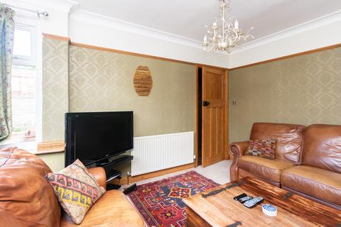 32 Welton Mount, Leeds, LS6 1ET