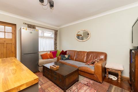 32 Welton Mount, Leeds, LS6 1ET