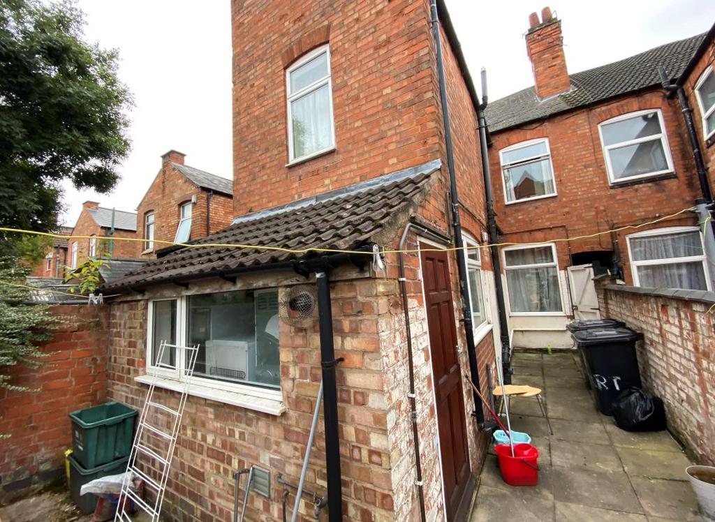 Stuart Street, Leicester, LE3 0DU 6 bed villa £180,000