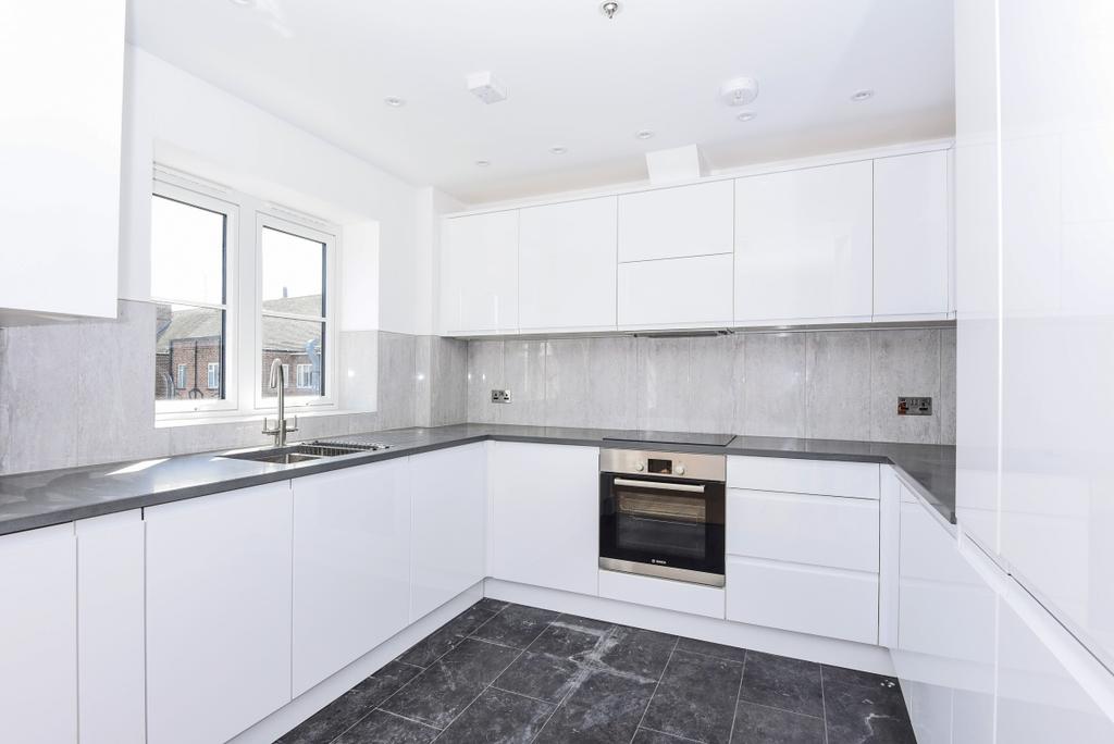 Fife Road Kingston Upon Thames KT1 1 bed apartment £1,200 pcm (£277 pw)