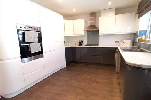 36 Hyperion Avenue, Polegate, BN26 5HU