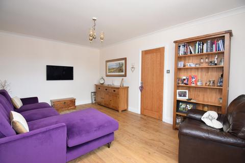 10 Coniston Close, Boscombe Down, Salisbury, SP4 7QJ