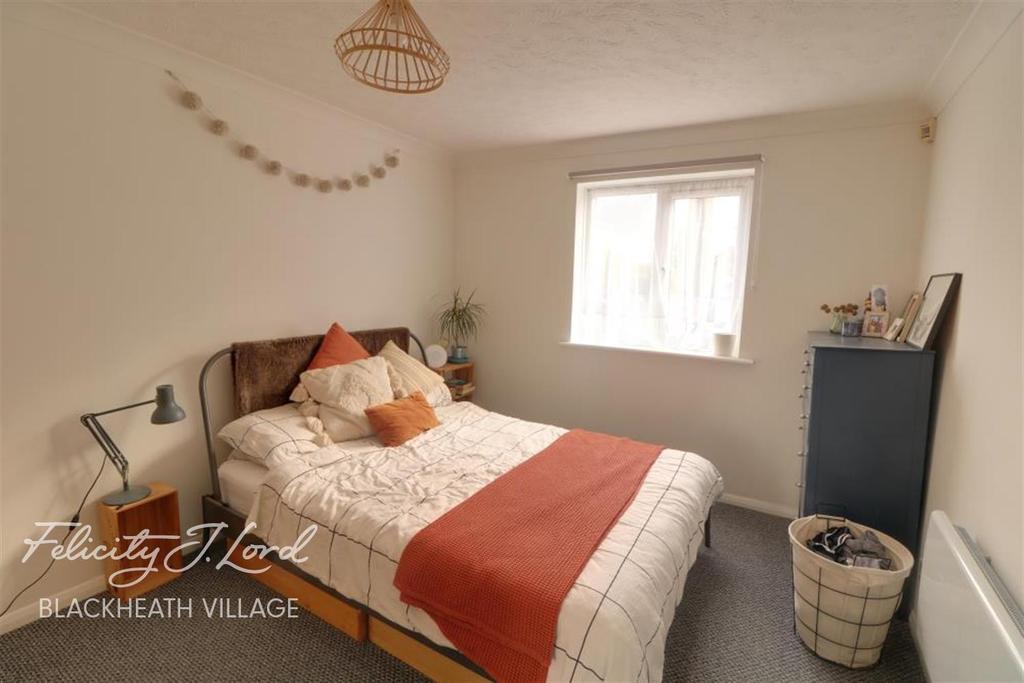 Linwood Close, SE5 1 bed flat £1,450 pcm (£335 pw)
