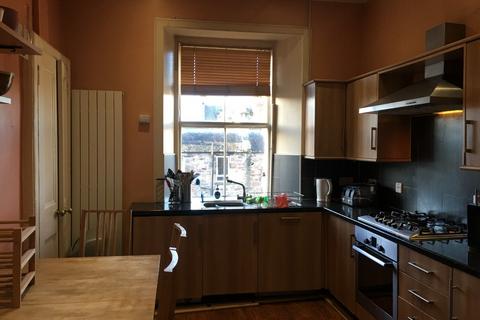 3 bedroom flat to rent, Blackwood Crescent, Newington, Edinburgh, EH9