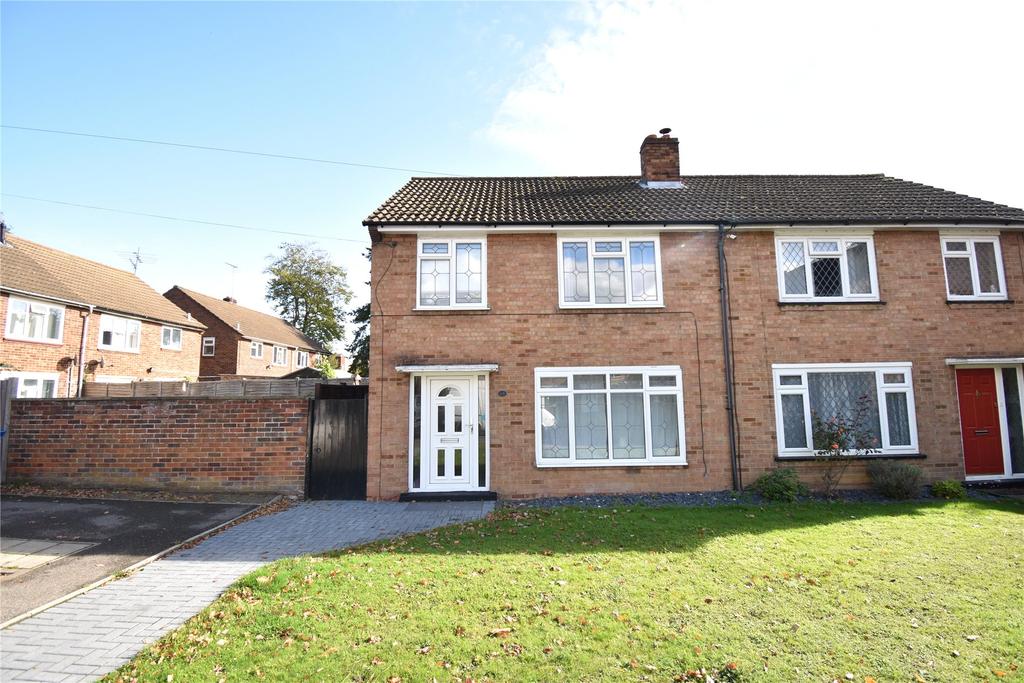 Yorktown Road, Sandhurst, Berkshire, GU47 3 bed semidetached house £