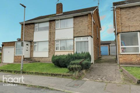 3 Sunningdale, Luton, LU2 7TF