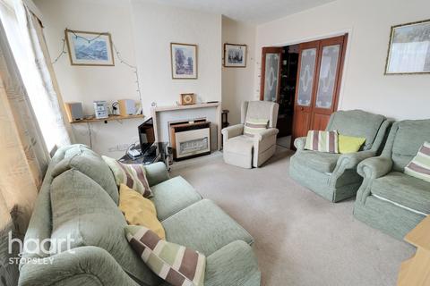 3 Sunningdale, Luton, LU2 7TF