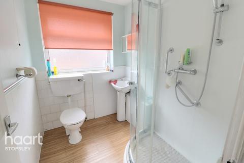 3 Sunningdale, Luton, LU2 7TF