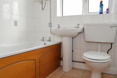 16 Farrand Road, Oldham, OL8 4QP