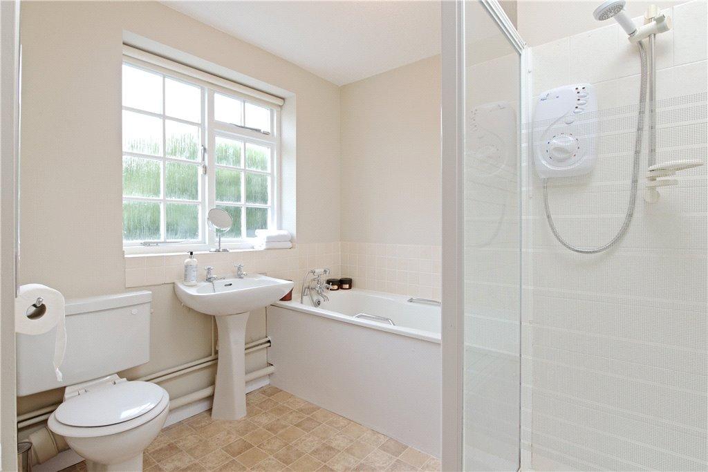 Bath/Shower Room
