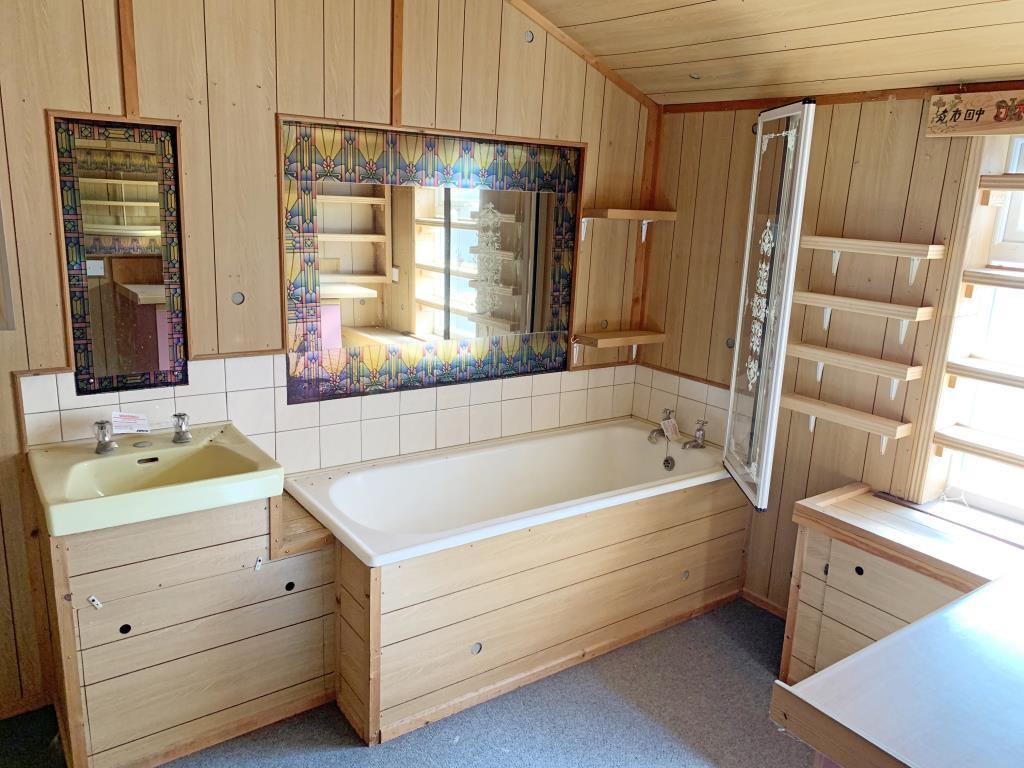 Flat 2 - Bathroom