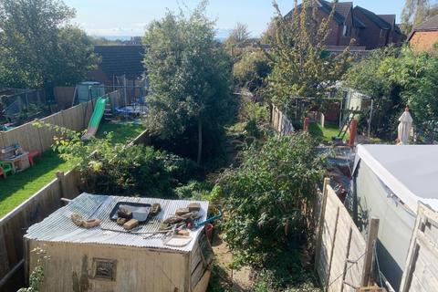 15 Stuart Road, Folkestone, CT19 6NL