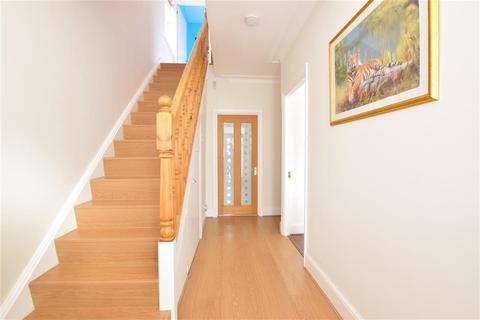 72 Woodford Avenue, Ilford, IG2 6XF