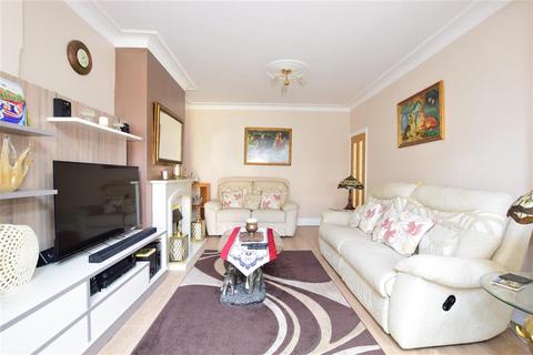 72 Woodford Avenue, Ilford, IG2 6XF