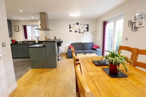 18 Blackthorn Close, Gedling, Nottingham, NG4 4AU