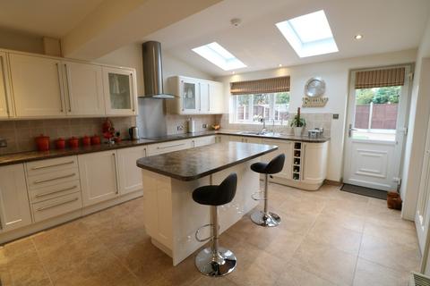 225 Bills Lane, Shirley, Solihull, B90 2PJ