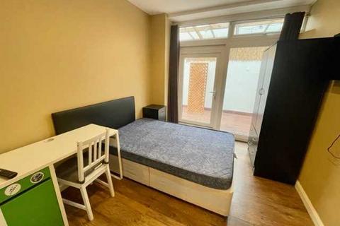 3 bedroom apartment to rent, Ship Street, Brighton