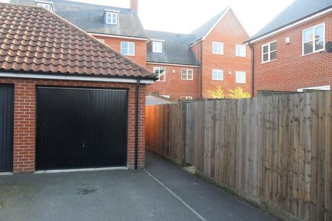 3 bedroom townhouse to rent, Cotton Lane, Bury St Edmunds IP33