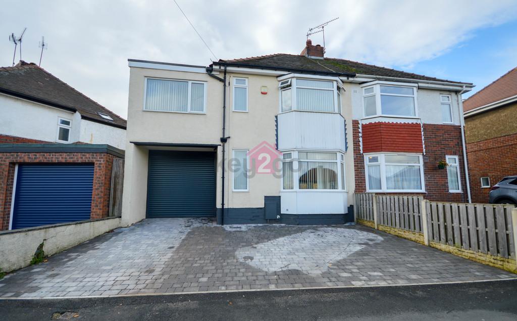 White Lane, Charnock, Sheffield 3 bed semidetached house £180,000