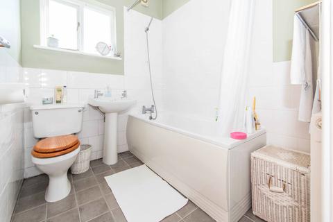 Flat 4, 1 Elgin Road, Wallington, SM6 8RE