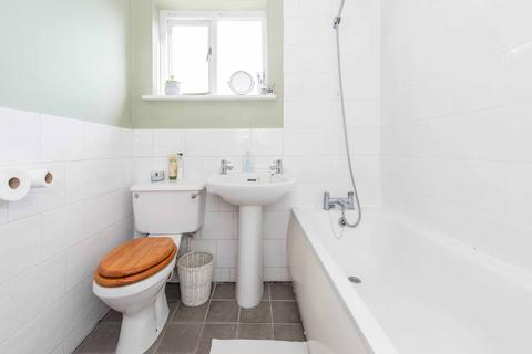 Flat 4, 1 Elgin Road, Wallington, SM6 8RE