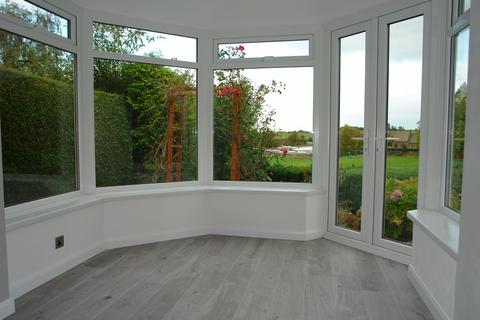28 Cathedral Road, Chadderton, Oldham, OL9 0AT