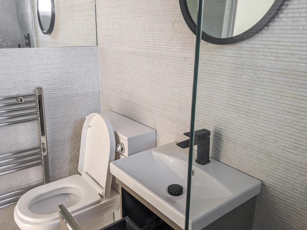 Toilet jpg